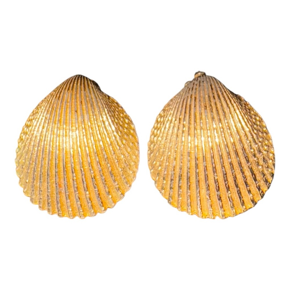 Gay Boyer Vintage 80s Gold Scallop Shell Clip-On Earrings J18